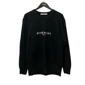 GIVENCHY