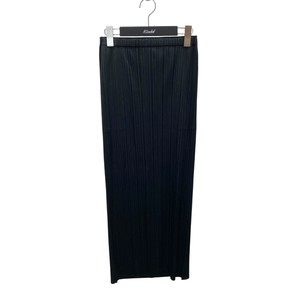 PLEATS PLEASE ISSEY MIYAKE