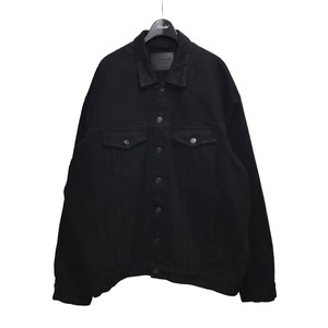 BALENCIAGA Garde-Robe