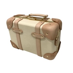 GLOBE-TROTTER
