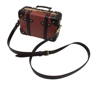 GLOBE-TROTTER