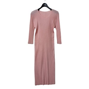 ISSEY MIYAKE PLEATS PLEASE