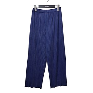 PLEATS PLEASE ISSEY MIYAKE