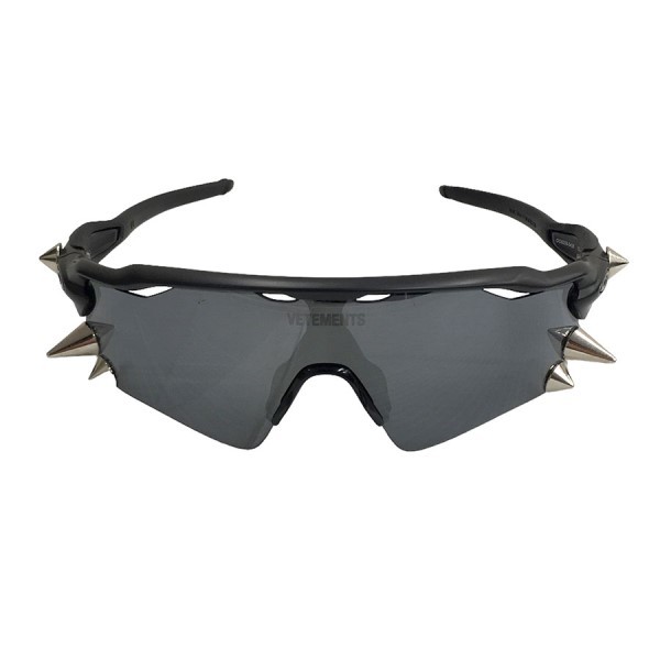 VETEMENTS×OAKLEY / ヴェトモン×オークリーの買取は【カインドオル