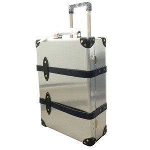 sacai × GLOBE-TROTTER