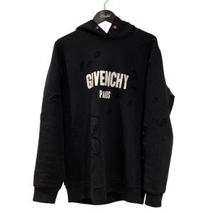 GIVENCHY