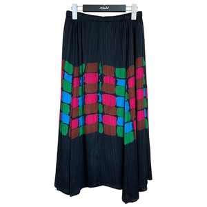 PLEATS PLEASE